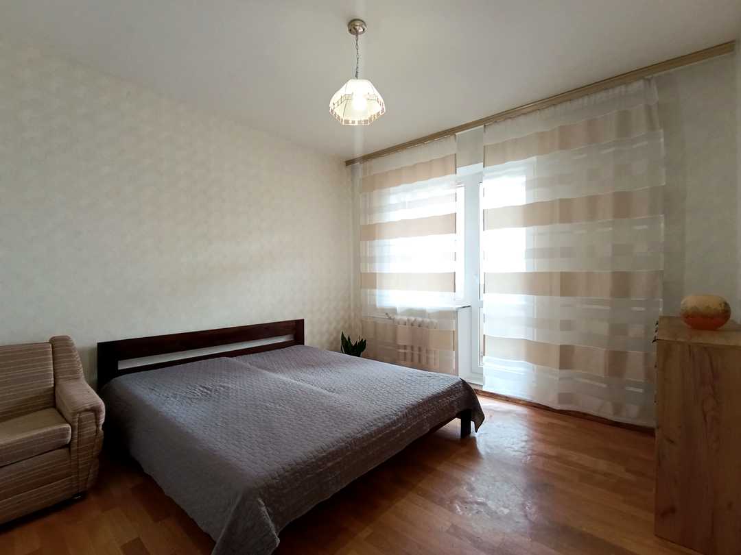 Дніпровський, Київ