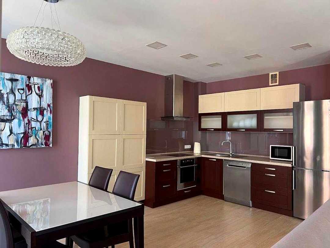 Дніпровський, Київ