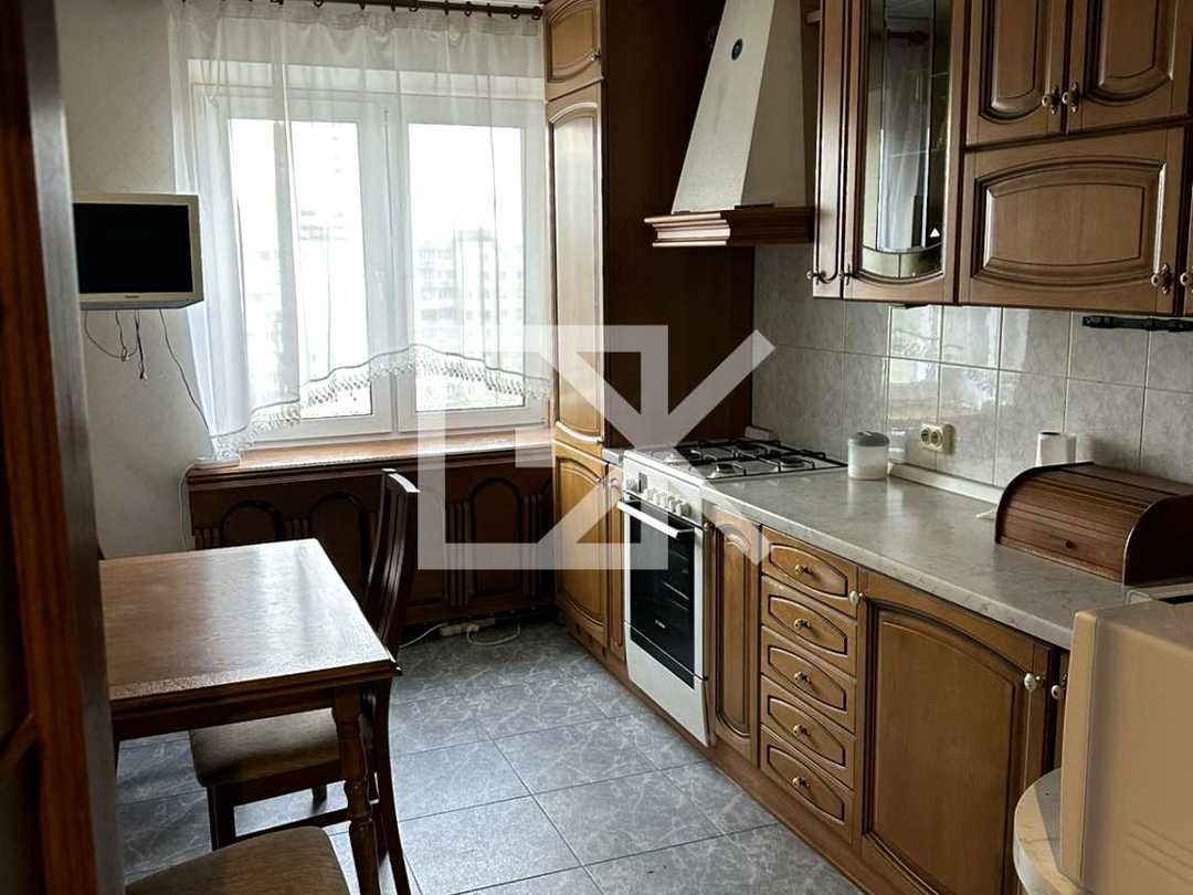 Дніпровський, Київ