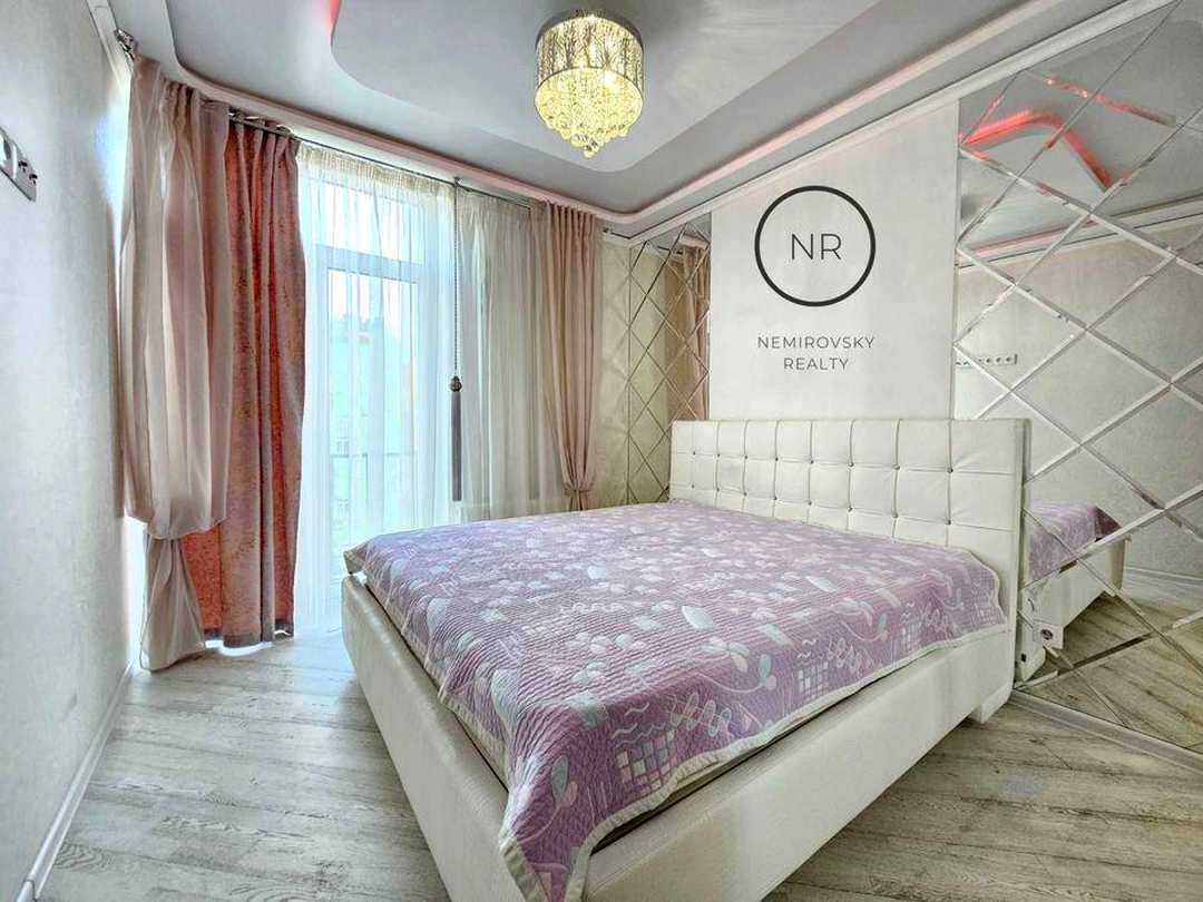 Дніпровський, Київ