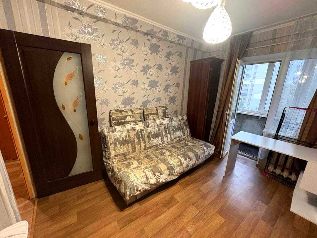 Дніпровський, Київ