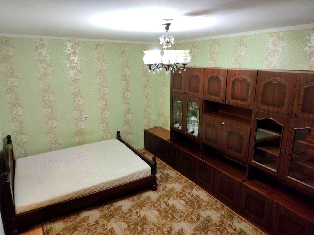 Дніпровський, Київ
