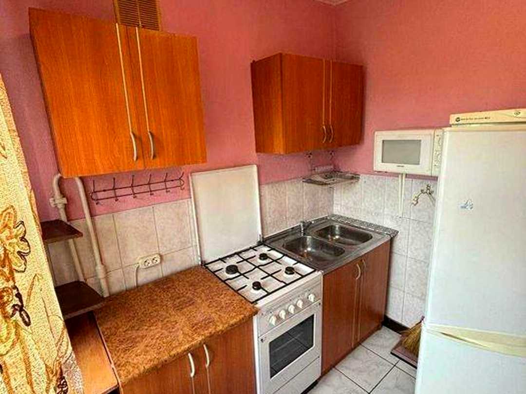 Дніпровський, Київ