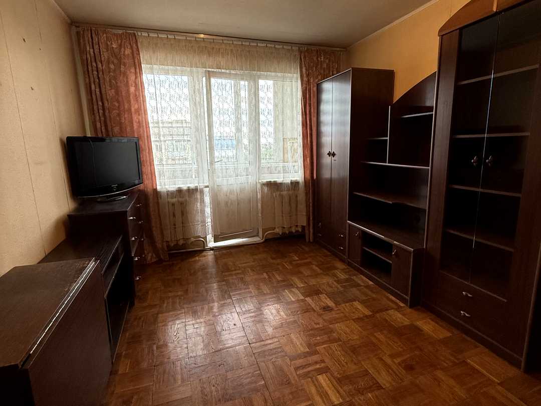 Дніпровський, Київ
