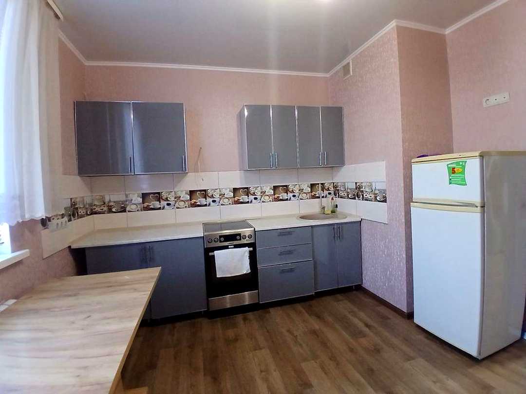 Дніпровський, Київ