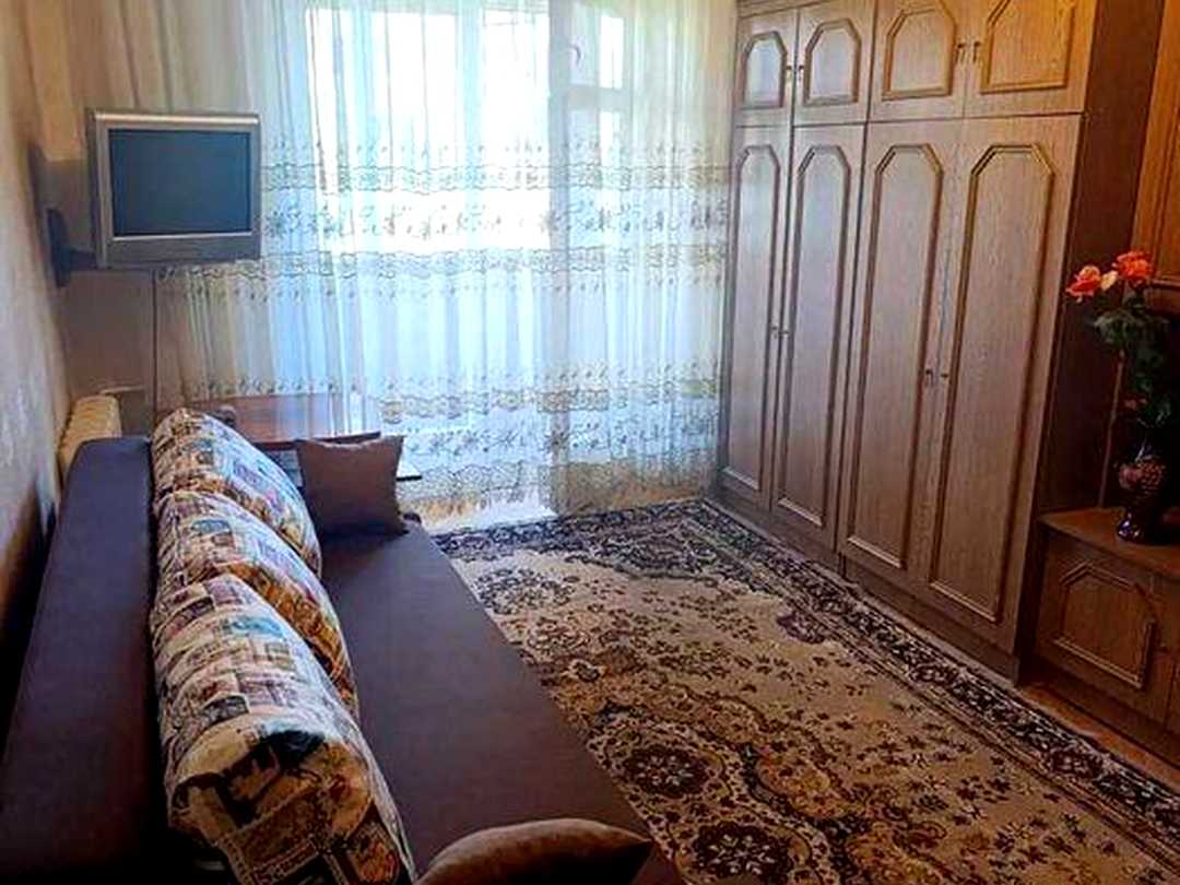 Дніпровський, Київ