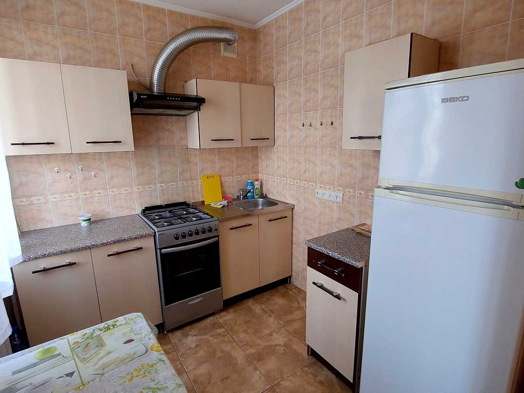 Дніпровський, Київ