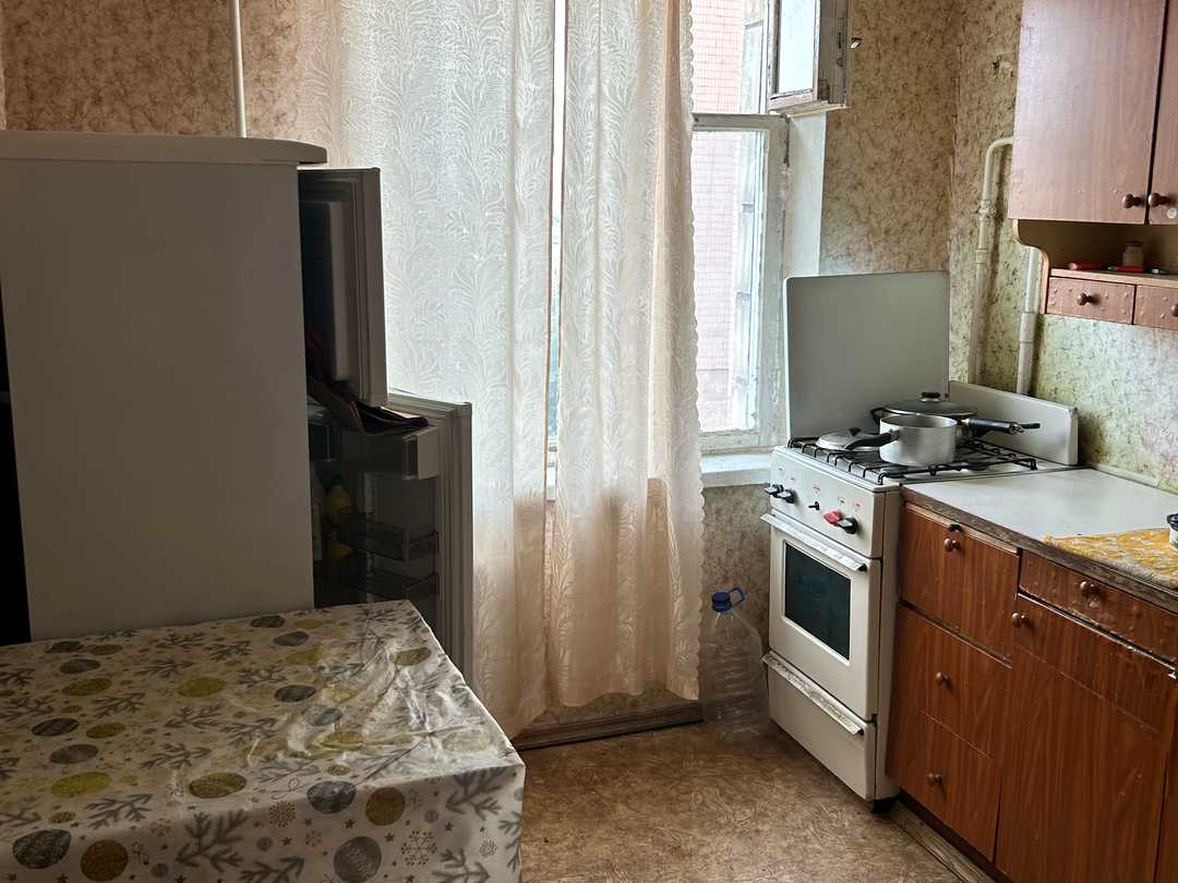 Дніпровський, Київ