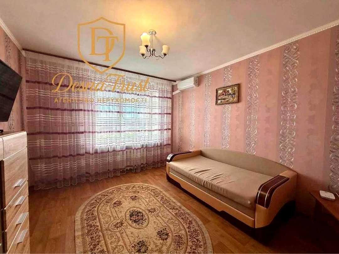 Дніпровський, Київ