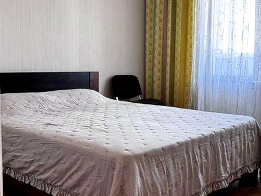 Дніпровський, Київ