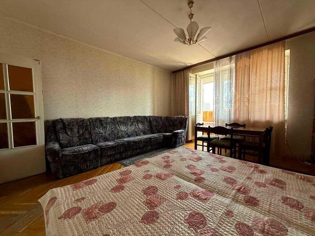 Дніпровський, Київ