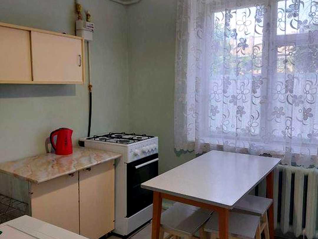Дніпровський, Київ