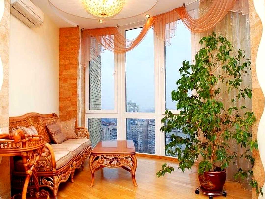 Дніпровський, Київ
