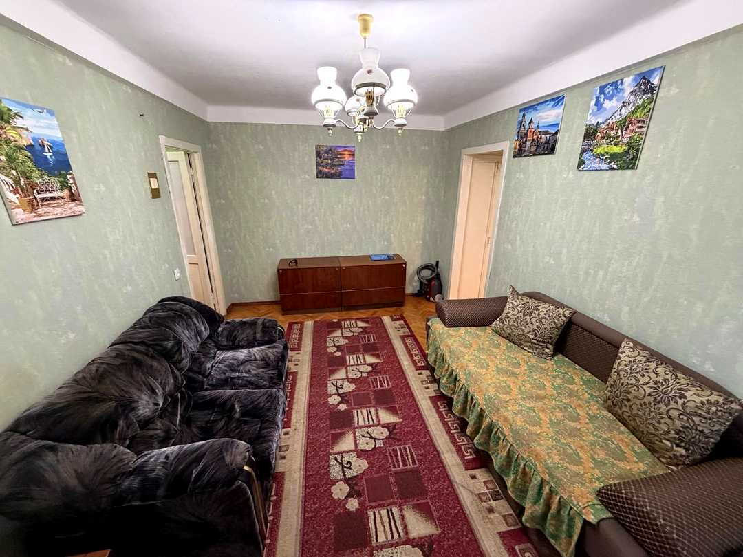 Дніпровський, Київ