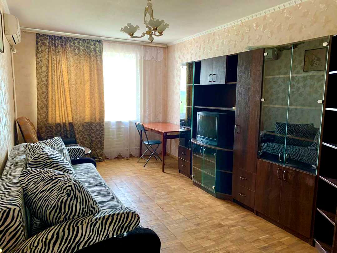 Дніпровський, Київ