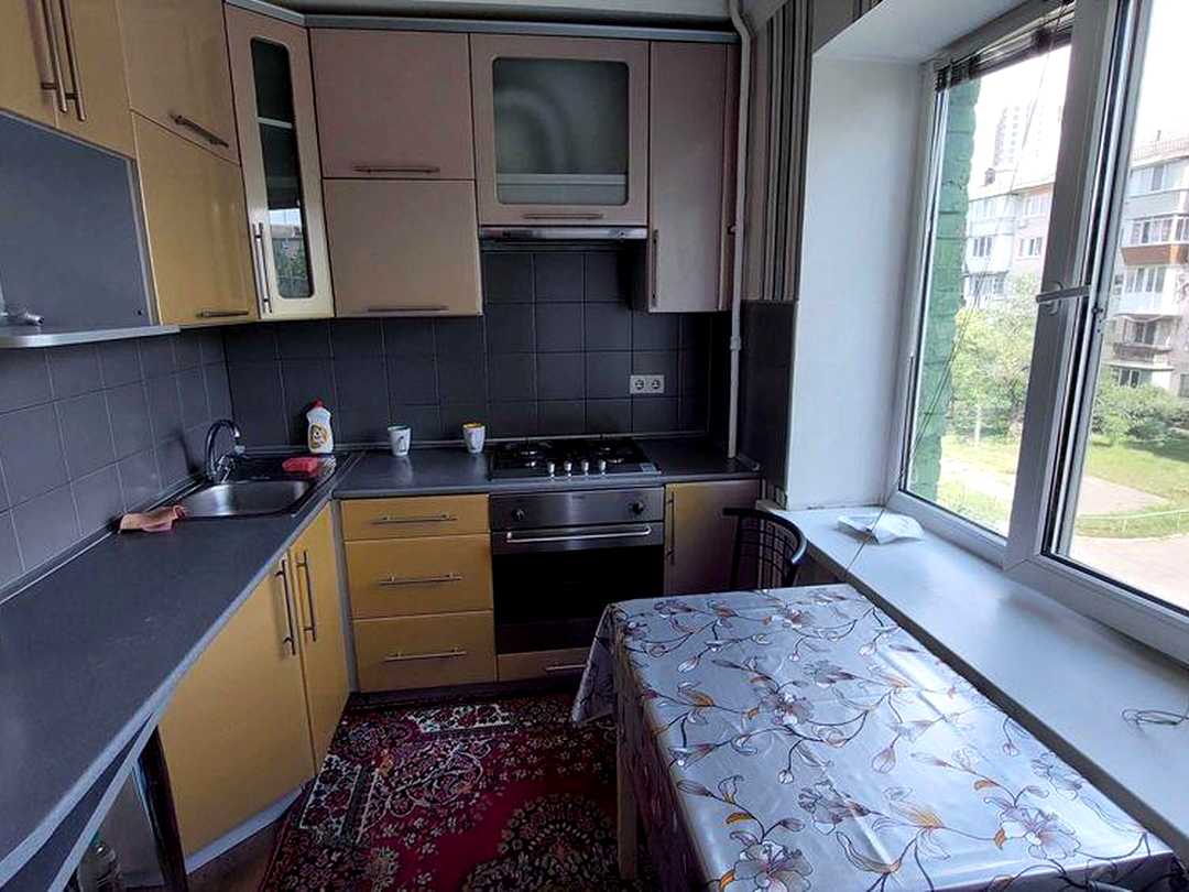 Дніпровський, Київ