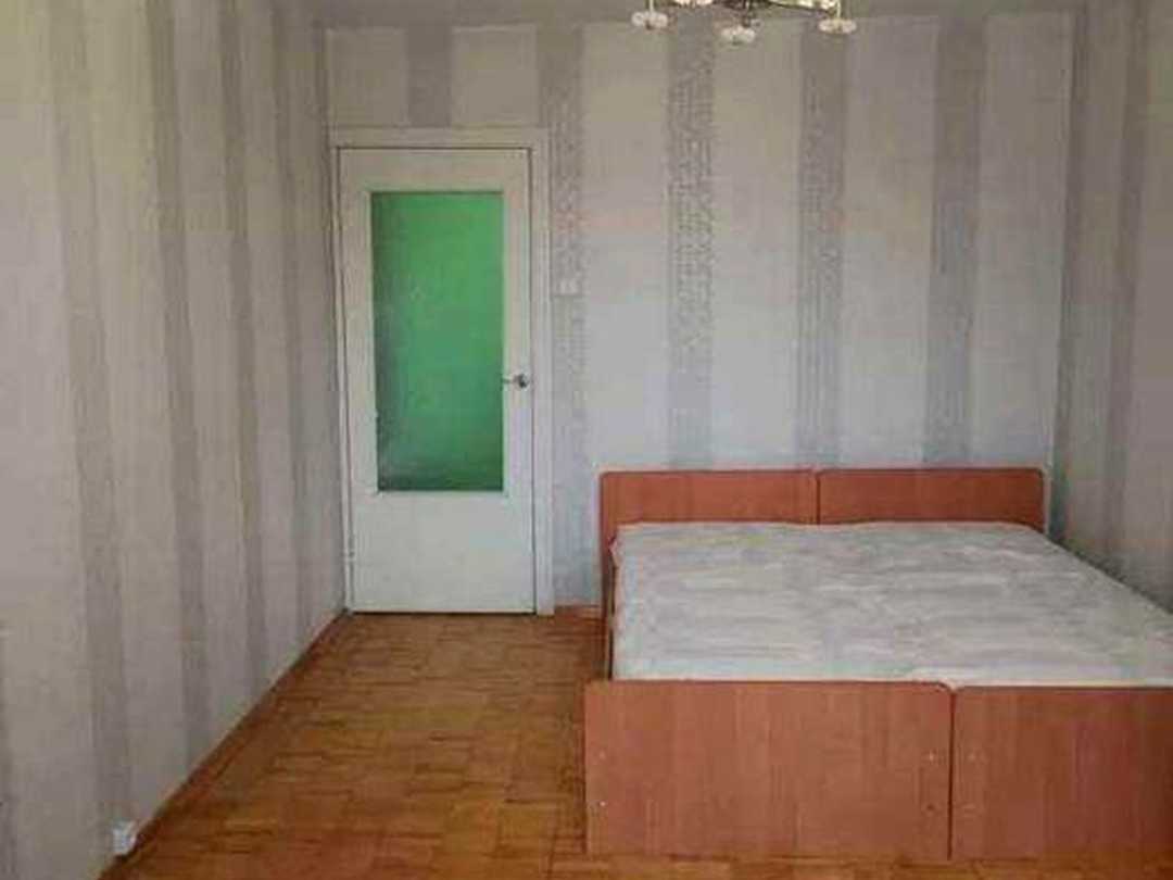 Дніпровський, Київ