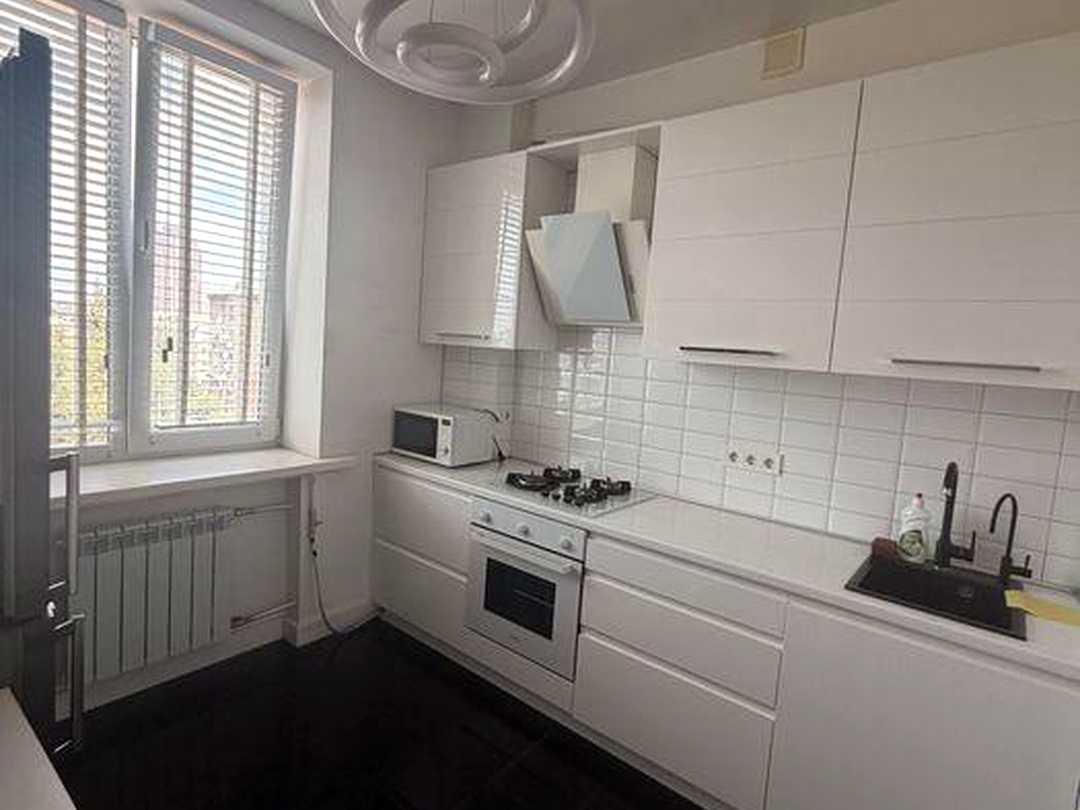 Дніпровський, Київ