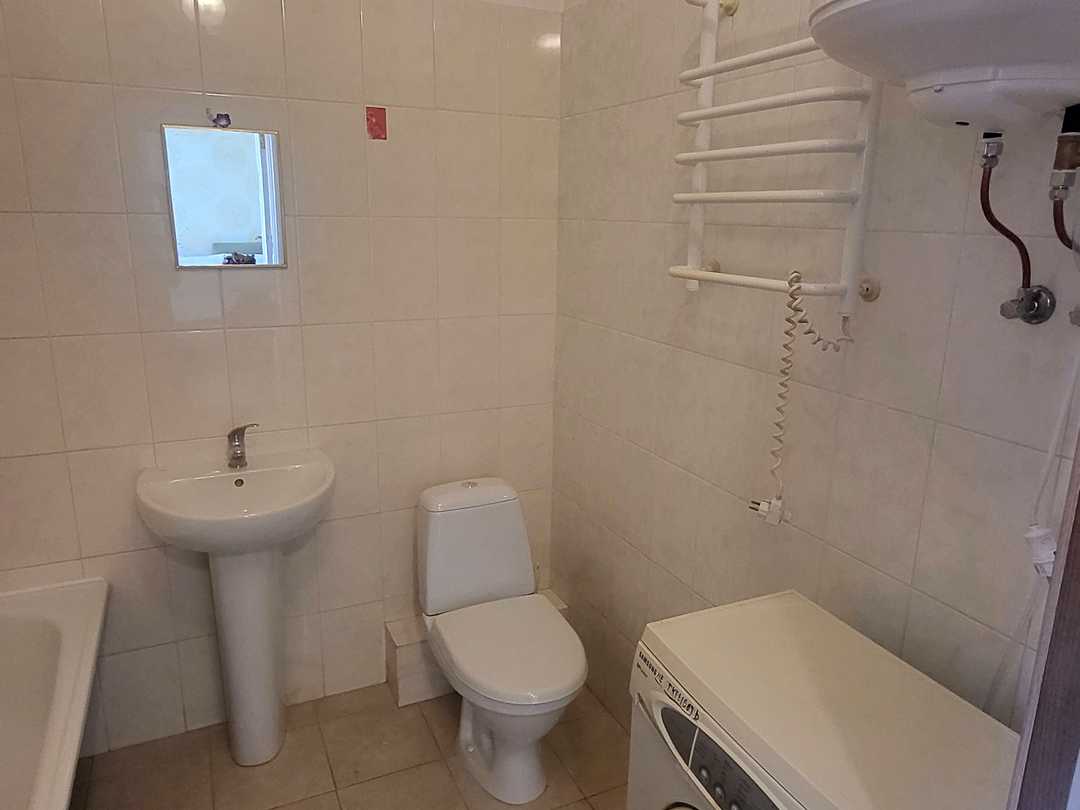 Дніпровський, Київ