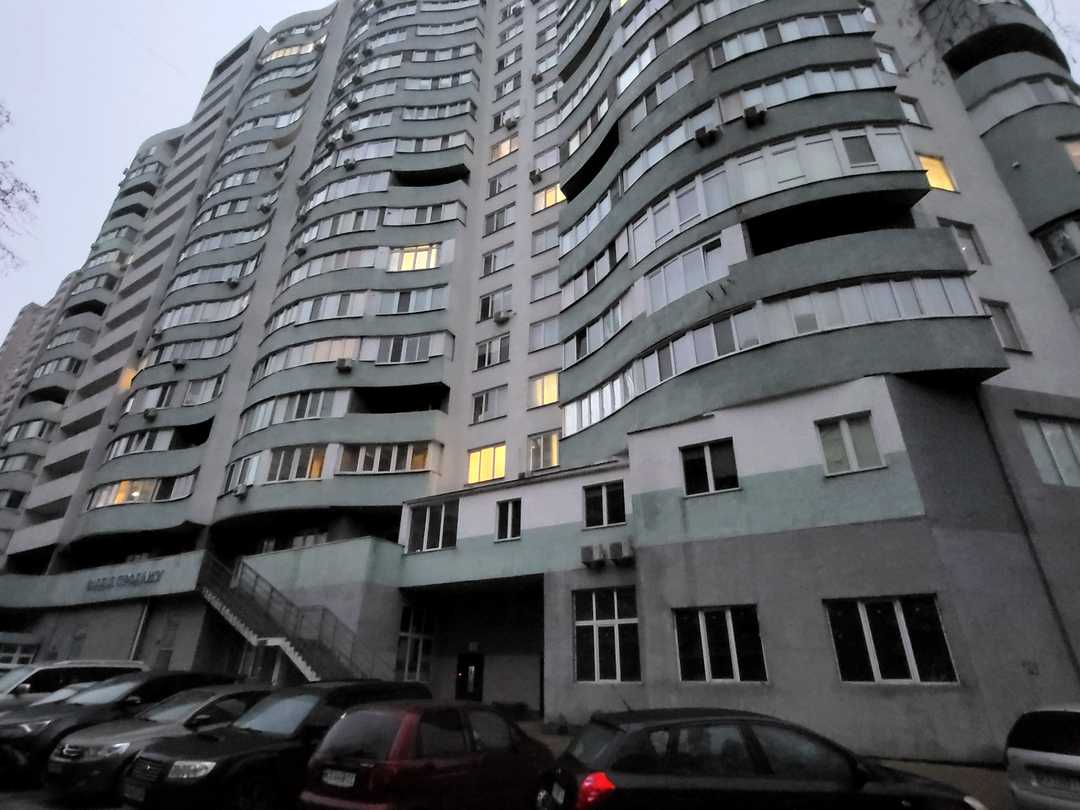 Дніпровський, Київ