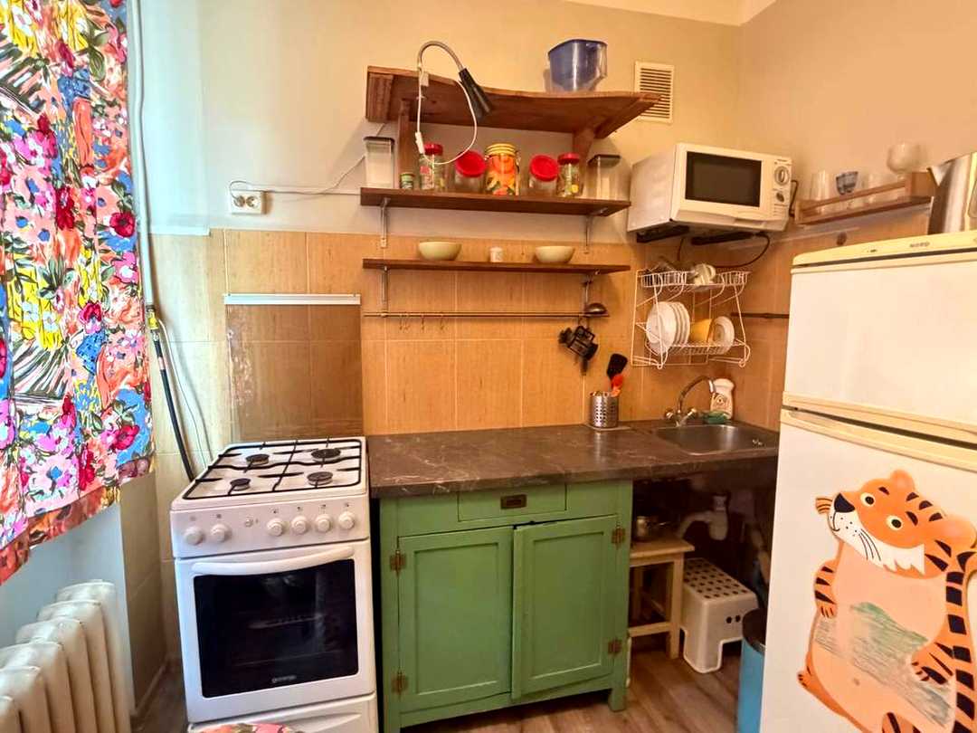 Дніпровський, Київ