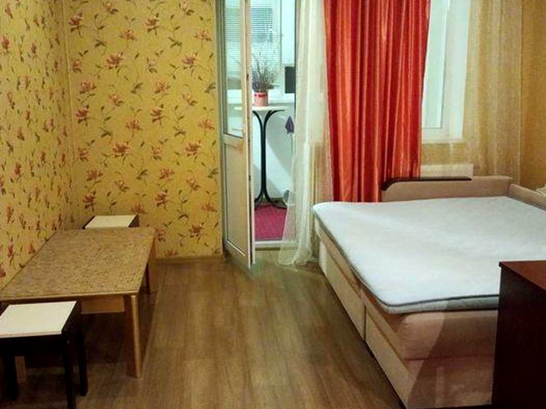 Дніпровський, Київ