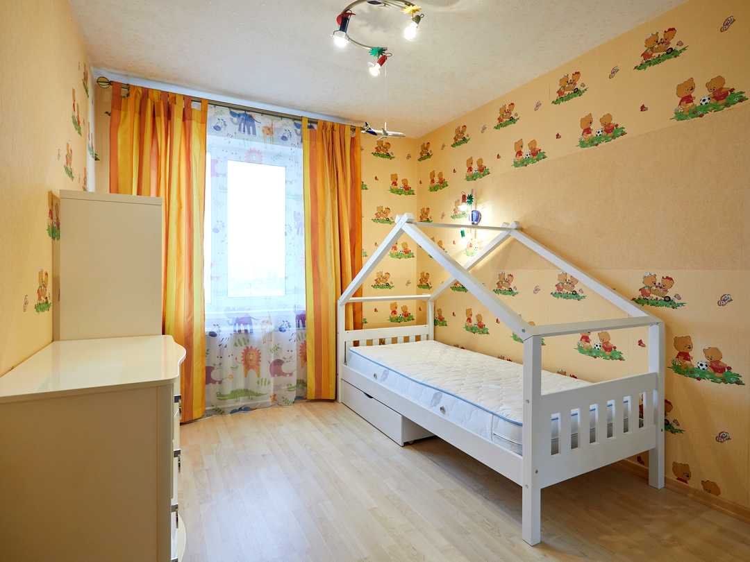 Дніпровський, Київ