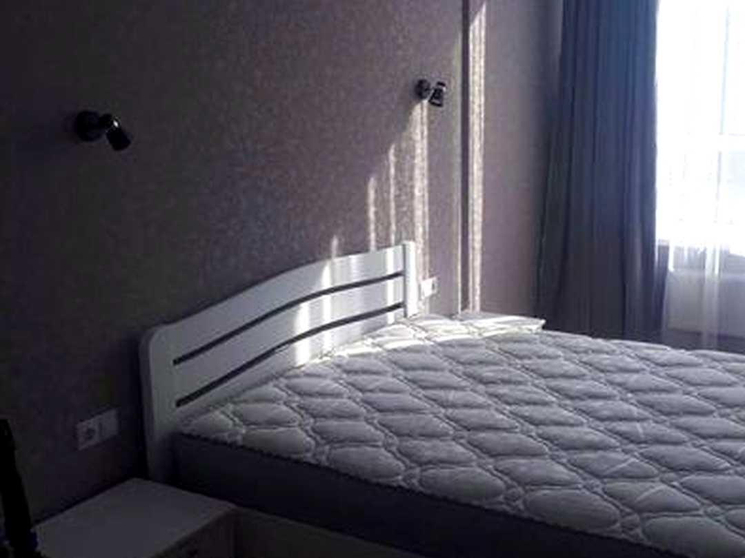 Дніпровський, Київ